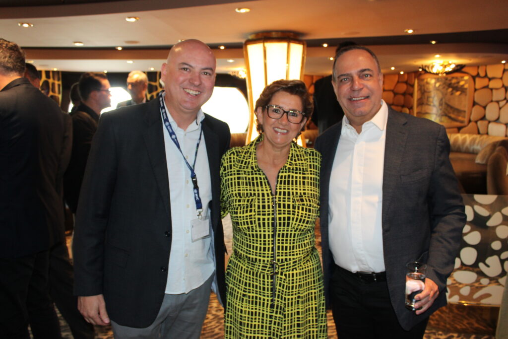 Ines Bellini entre Fabio Mader e Orlando Palhares da CVC O que o trade espera da temporada 2025/2026 de cruzeiros?
