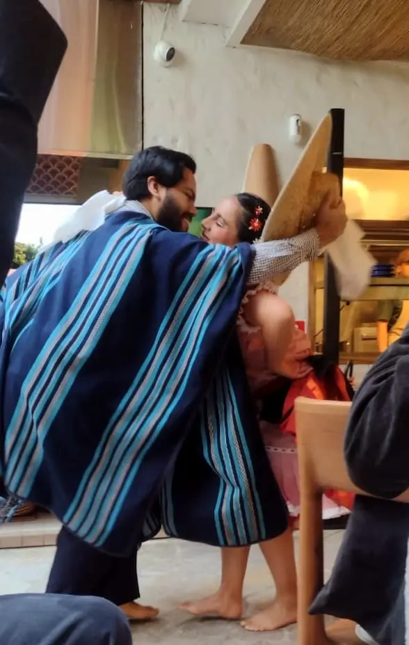 Apresentação de dança típica peruana (1)